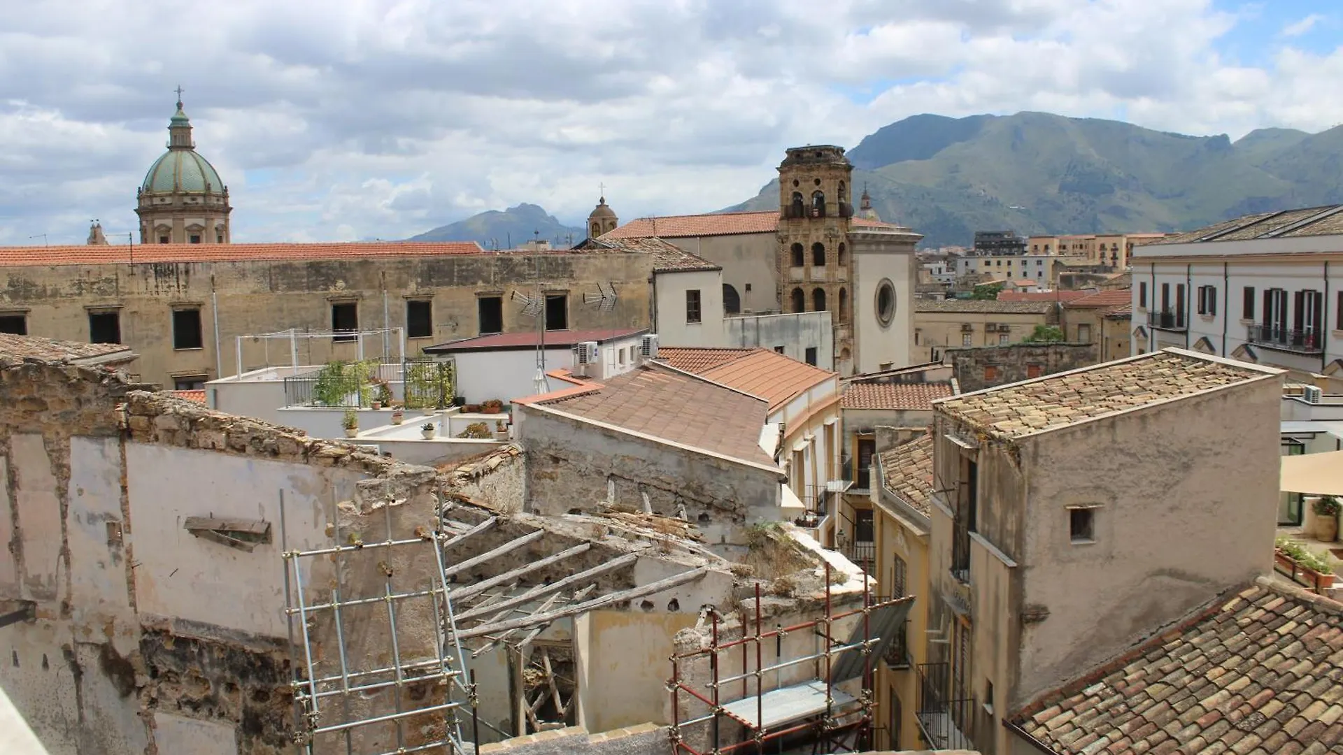 La Petite Terrasse Apartment Palermo